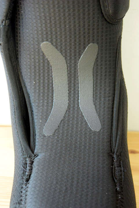 USBで充電できるあったかインナーブーツ BURTON TOTER LINER – A-BONY