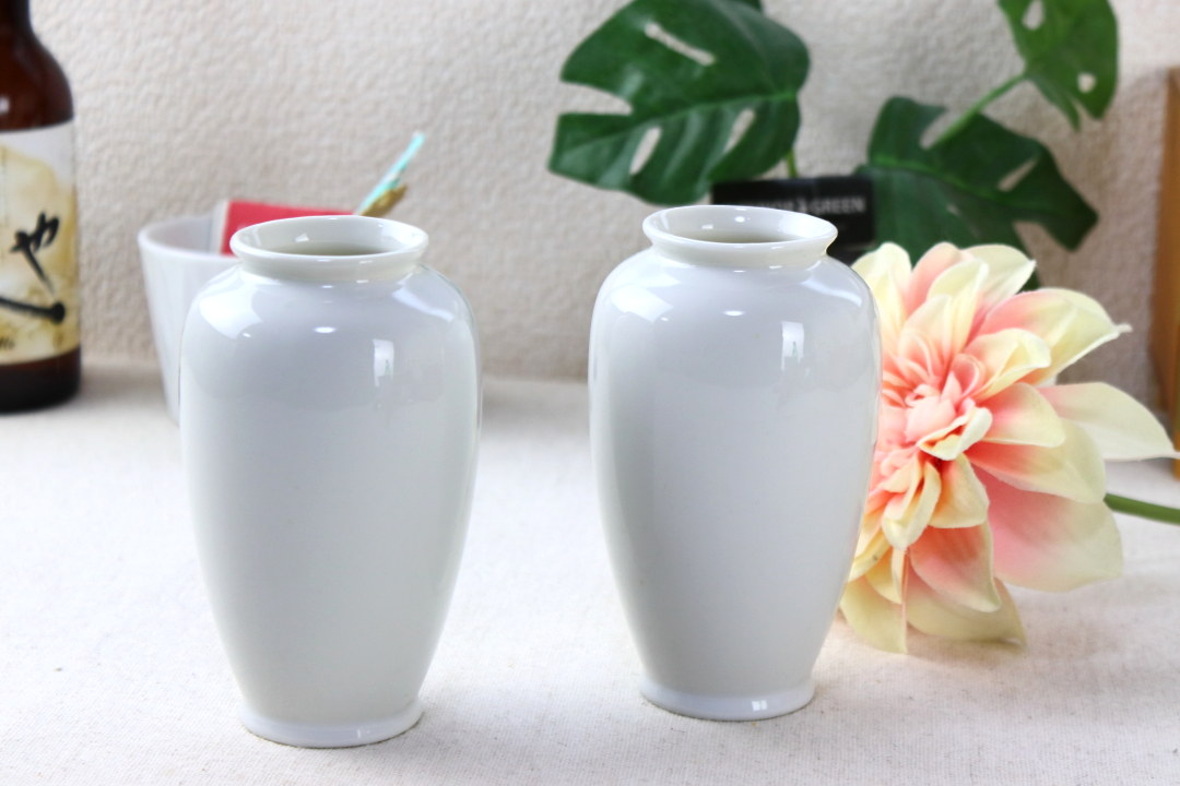 楽天市場】腰の丸い陶器製の一輪花瓶 7.5cm幅 日本製 美濃焼 花器 花瓶