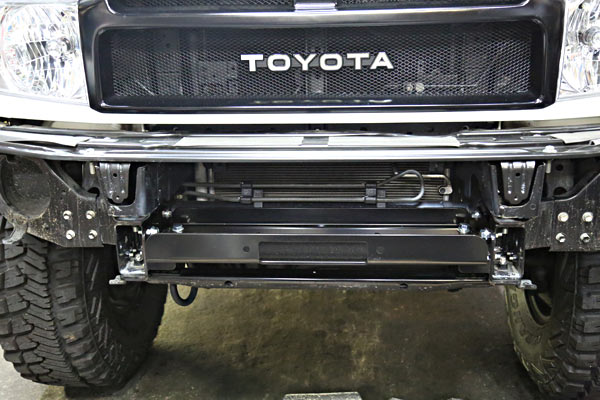 楽天市場】ランドクルーザー70系(再販車)76.79用 リア牽引フック