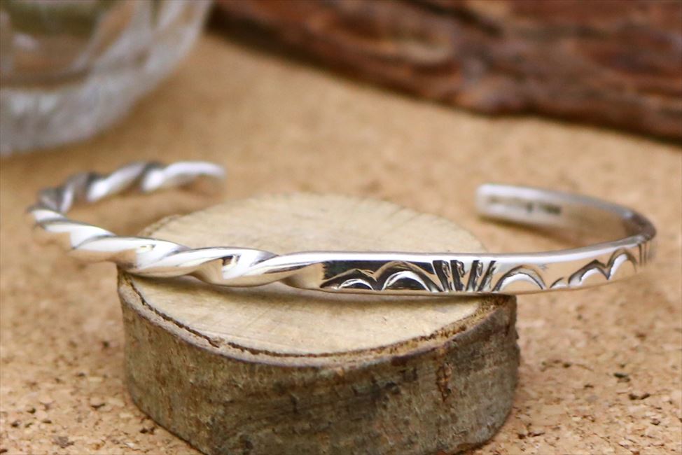 楽天市場】インディアンジュエリー ナバホ族 スタンプワーク ハーフ