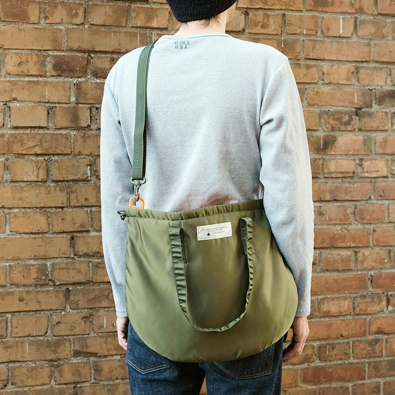 楽天市場】イギリス軍タイプ VEHICLECREW ヘルメットバッグ ショルダー