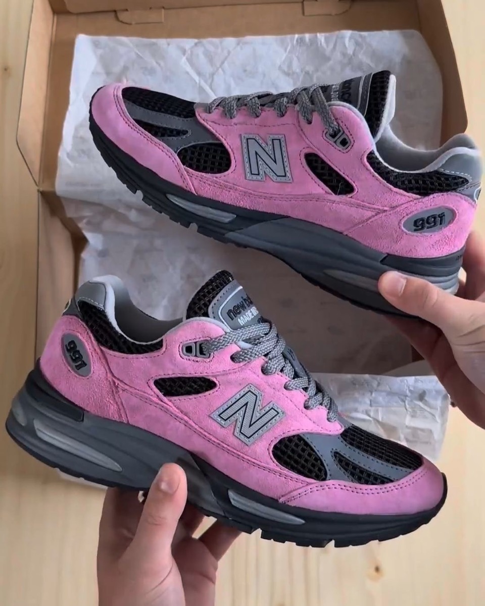 atmos japan限定カラー New Balance 『991v2 “Black Pink”』が国内8月