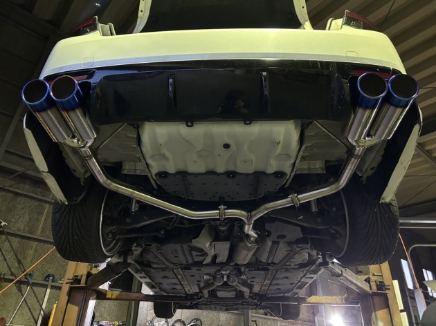 マークX GRX130 BRASH 4本出し マフラー 取り付け！｜チューニング