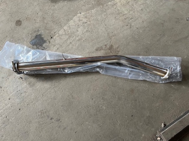 GR86 ZN8にトラスト GReddyフロントパイプを取り付け！｜チューニング