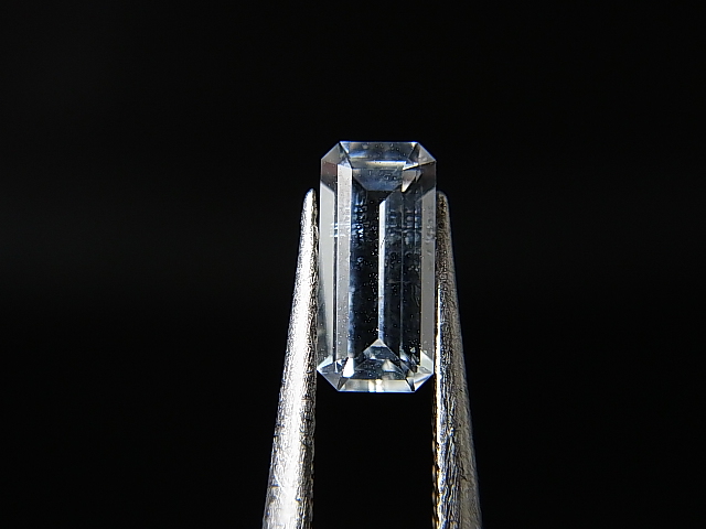 ミャンマー産フェナカイト・ルース 0.8カラット - パーフェクト