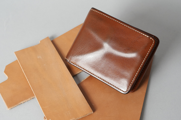 ありのままの革を育てる体験を シェルコードバン/ナチュラルアング