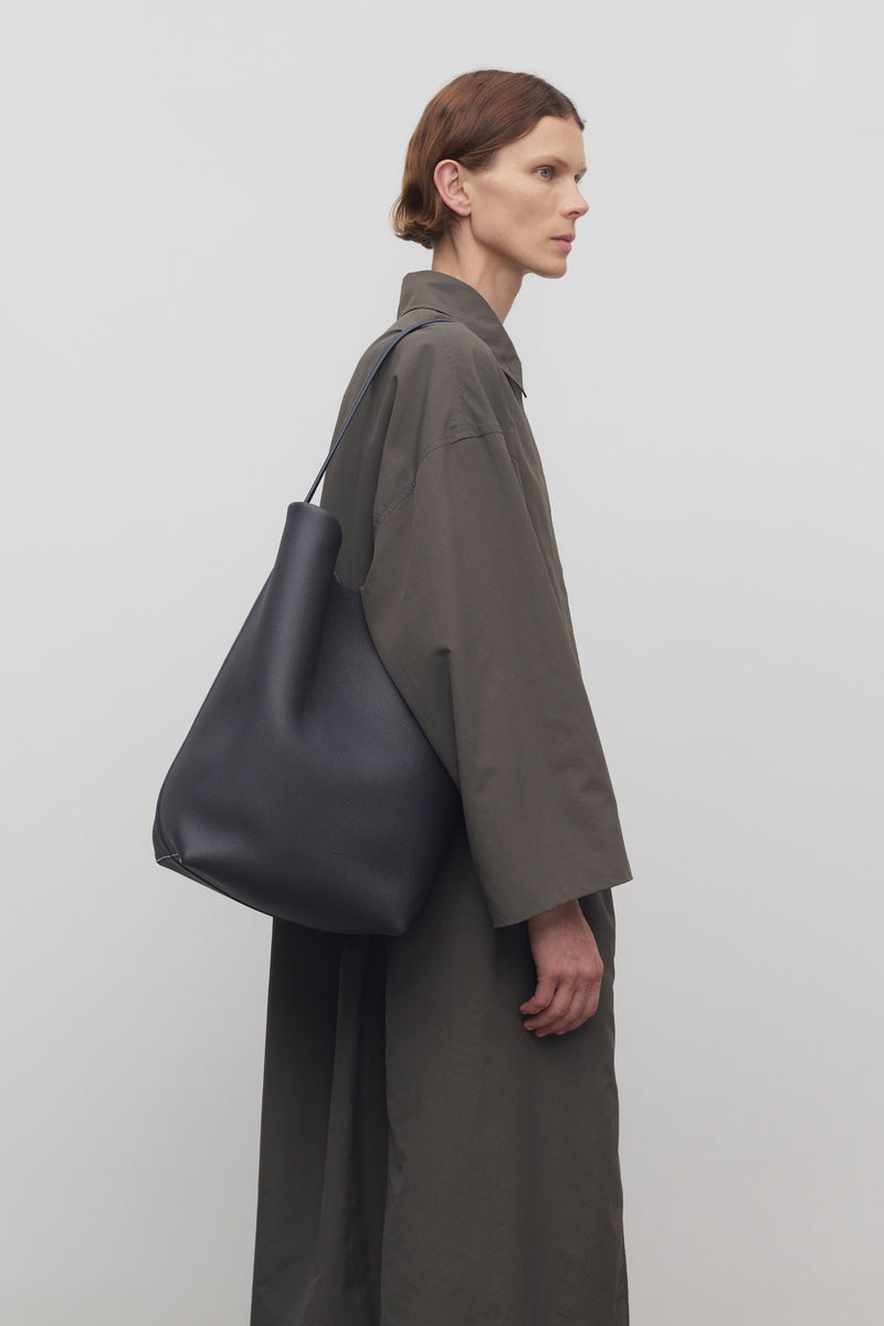 Small N/S Park Tote Bag Black – The Row