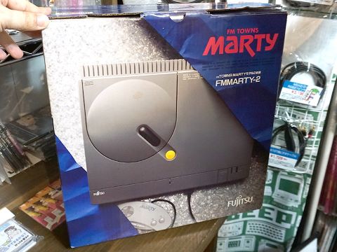 富士通「FM TOWNS MARTY モデル2」のオーバーホール品、外箱もあり