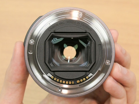 キヤノン、RFマウント最薄・最軽量のパンケーキレンズ「RF28mm F2.8
