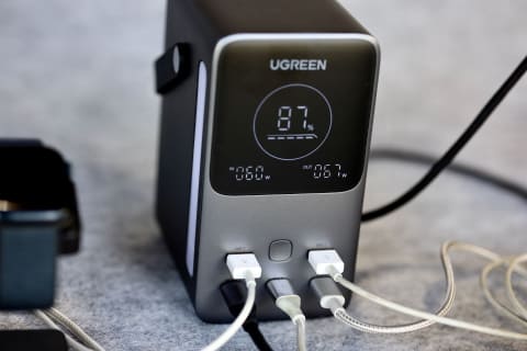 地震で停電もこれで安心!? デカすぎるモバイルバッテリーが日常でも