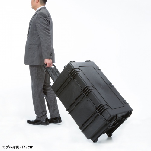 精密機器の運搬や保管に便利なキャリータイプの耐衝撃ハードケースを