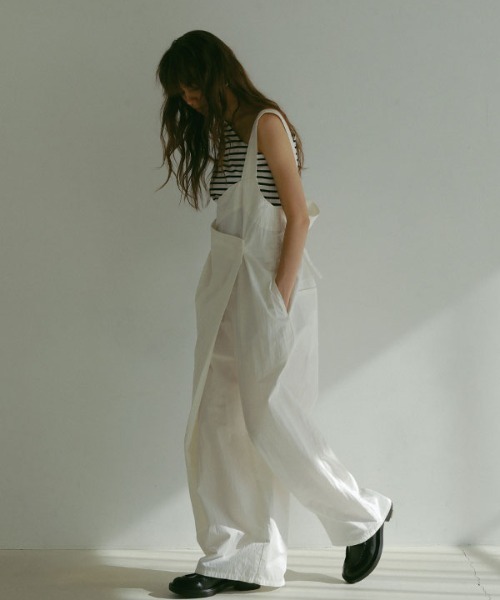 ETRE TOKYO（エトレトウキョウ）の「ワンショルダーラップワイドパンツ