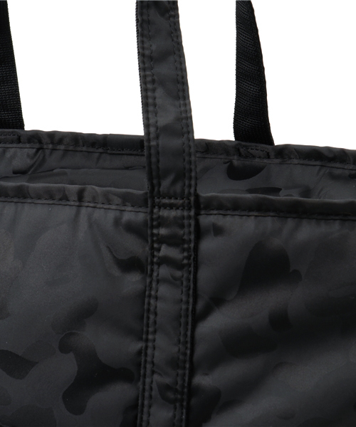 A BATHING APE（アベイシングエイプ）の「PORTER ABC POLYESTER