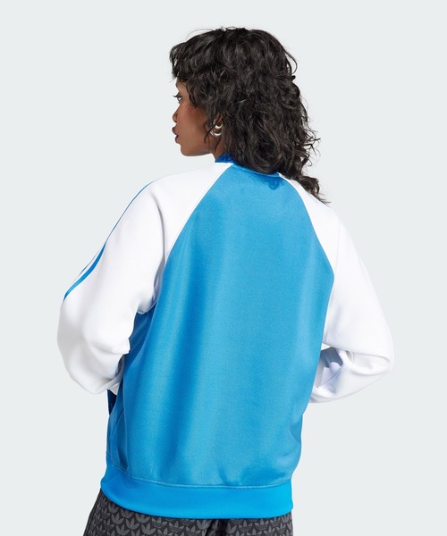 adidas（アディダス）の「アディカラー クラシックス オーバーサイズ