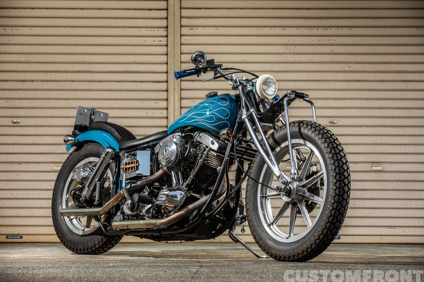 ハーレーのショベルヘッド4速フレームカスタム FXS 1980・デフィ