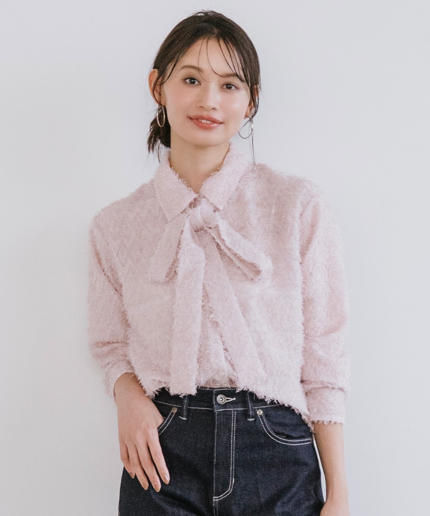 カットジャカードボウタイブラウス｜Stola.（ストラ）公式通販サイト