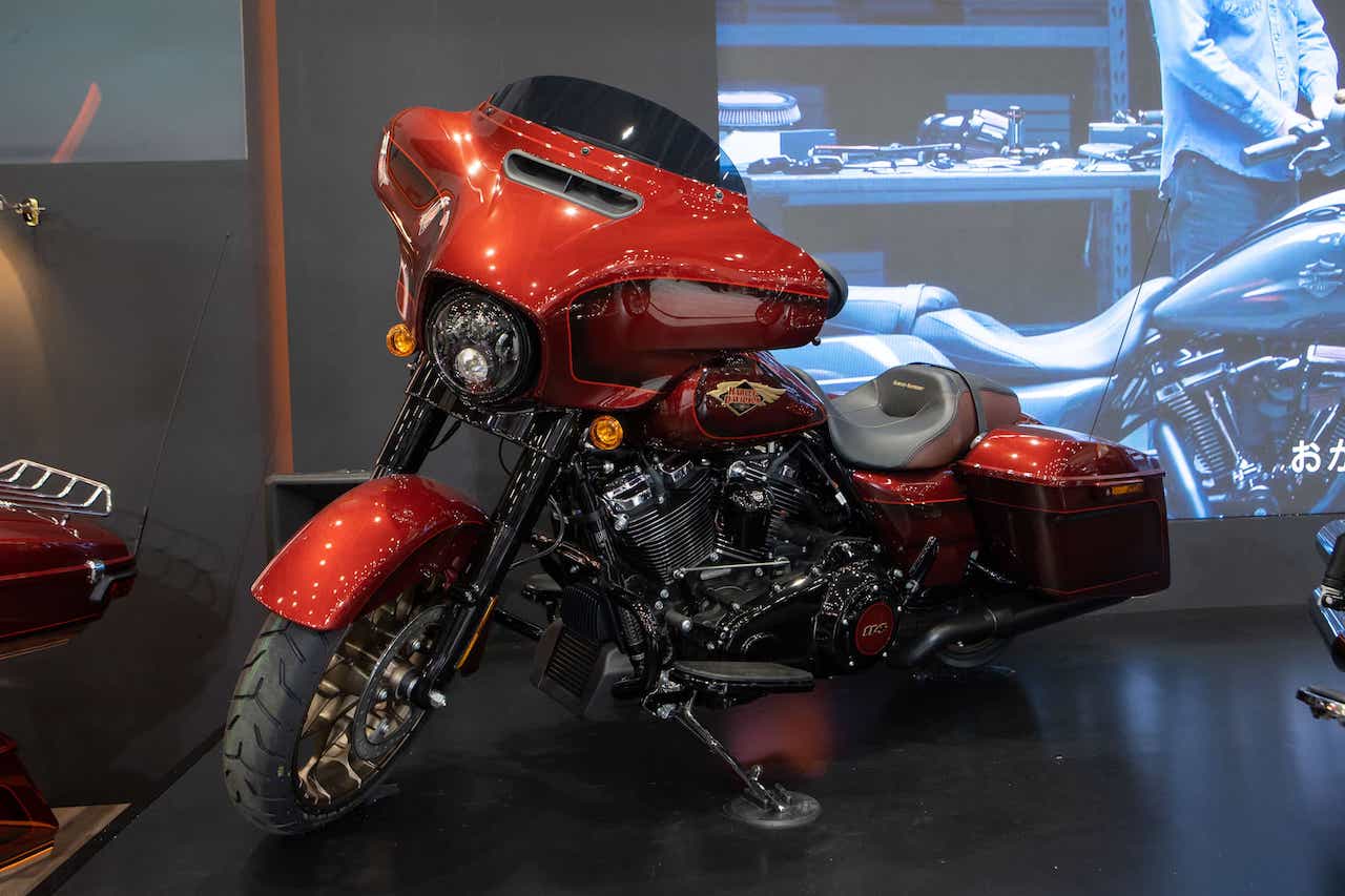 ハーレーの顔が変わる歴史的瞬間!? ヤッコカウルやロードグライドが