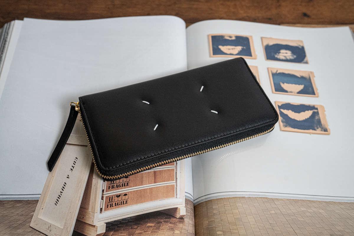 メゾンマルジェラのロングウォレット 2022年秋冬モデル | HUES 福岡