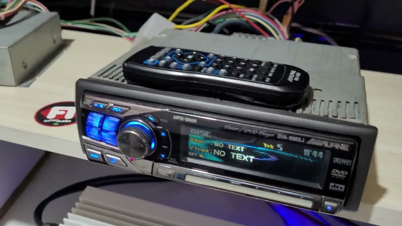 Alpine DVA-9965J + Planet Audio HVT754 (valves replaced) - YouTube
