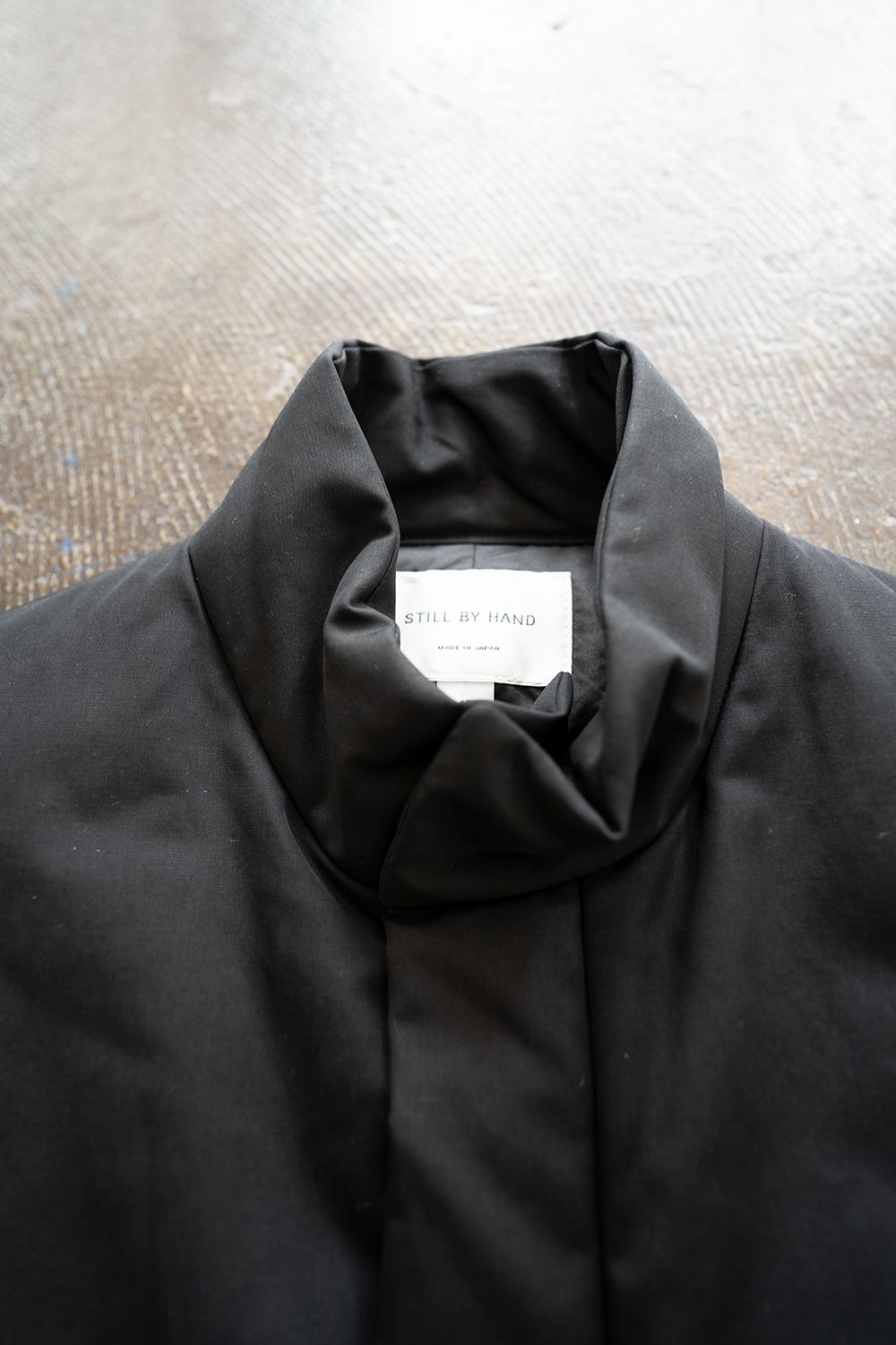 STILL BY HAND - 【ラスト1点】撥水シンサレートジップアップベスト