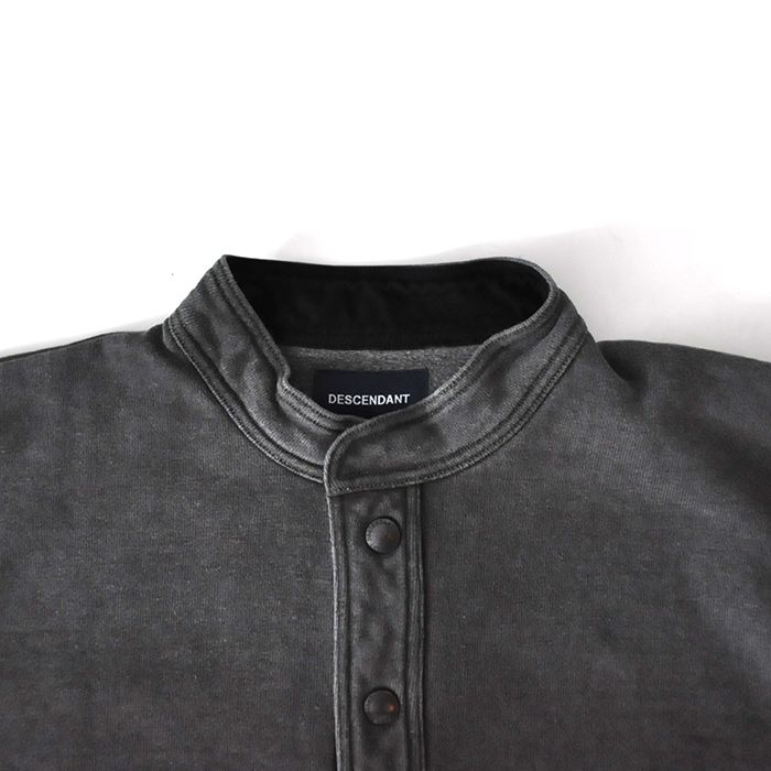DESCENDANT - VOIL HENLEY NECK PIGMENT DYE / BLACK | Stripe Online