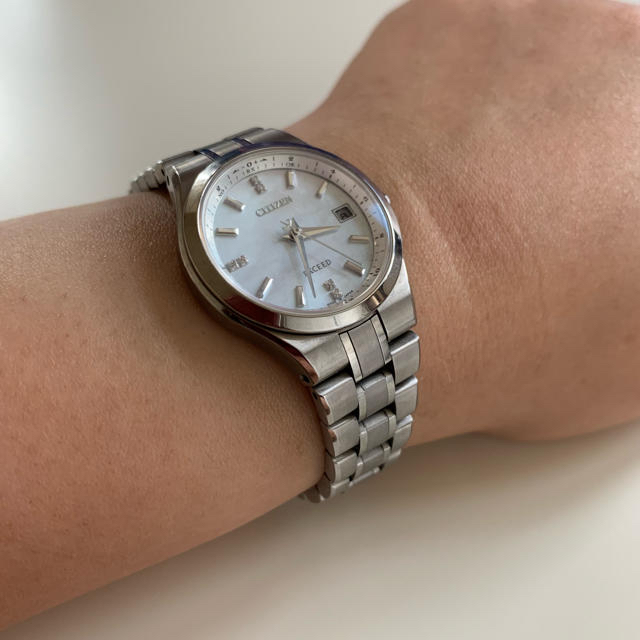 CITIZEN - シチズンエクシード チタン ダイヤ 白蝶貝ソーラー電波 定価