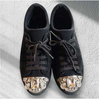 MIU MIU（スニーカー）のフリマアイテム一覧