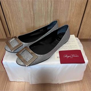 ROGER VIVIER（靴/シューズ ・ シルバー/銀色系）のフリマアイテム一覧