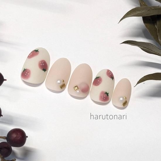 いちごネイルチップ | 手書きデザイン - ぴったりフィットのネイル