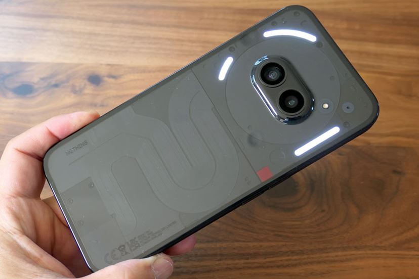 透明スマホ「Nothing Phone（2a）」レビュー！ FeliCa搭載高コスパ機