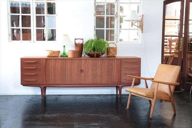 北欧ヴィンテージデンマークチークサイドボード