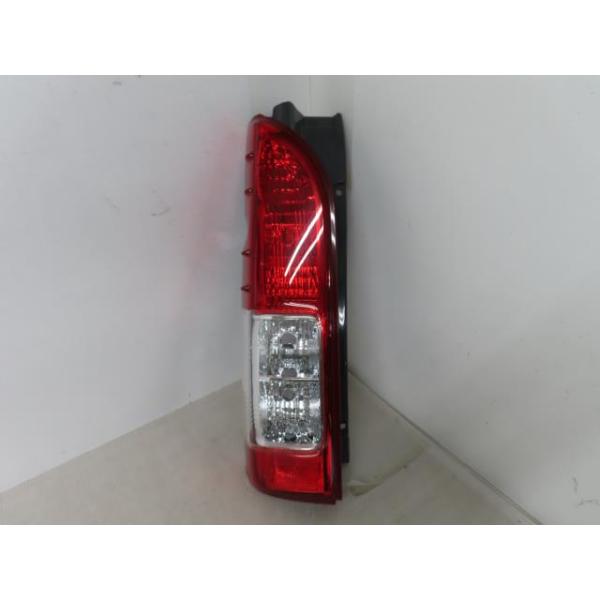 ハイエース CBF-TRH200V 左テールランプ 81561-26441 363593