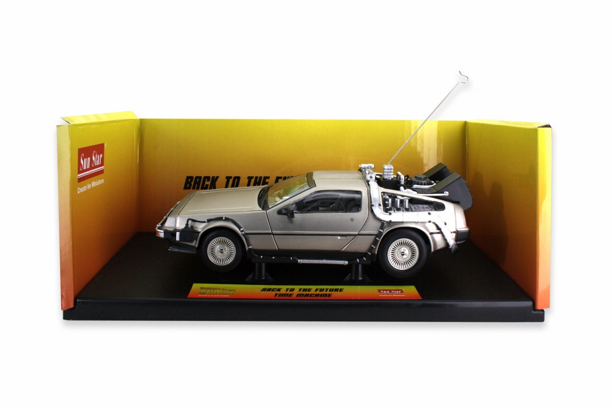 最終入荷】バック・トゥ・ザ・フューチャー/ DMC-12 デロリアン 1/18