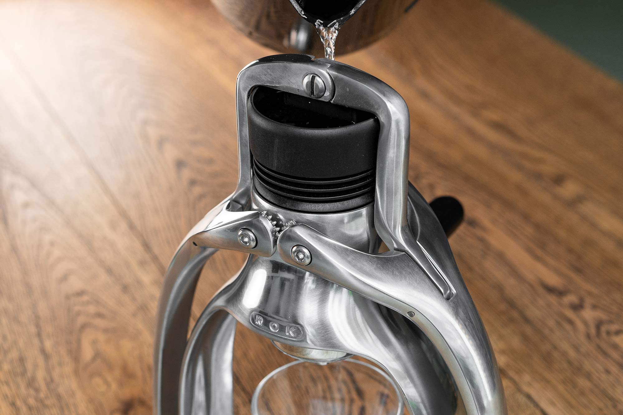 Amazon.co.jp: ROK EspressoGC 手動エスプレッソメーカー - ポータブル