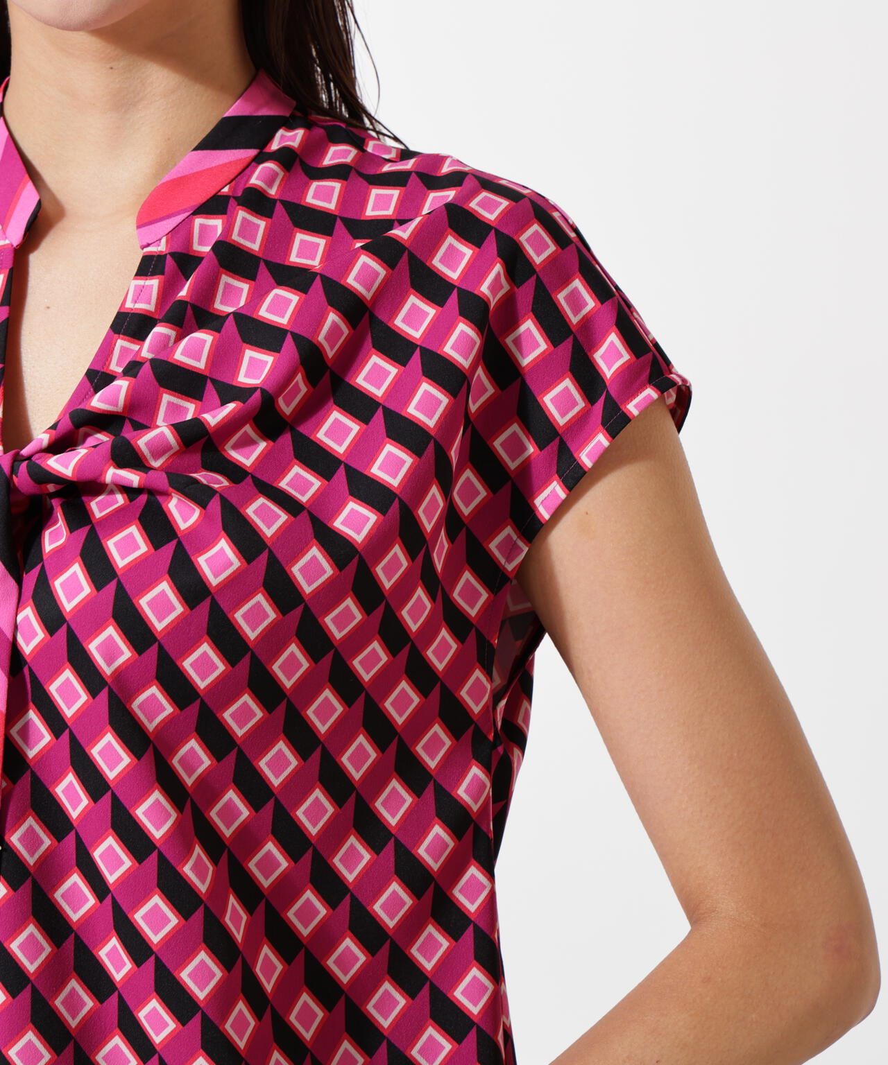 ジオメトリックプリントクロスリボンブラウス | PINKY&DIANNE