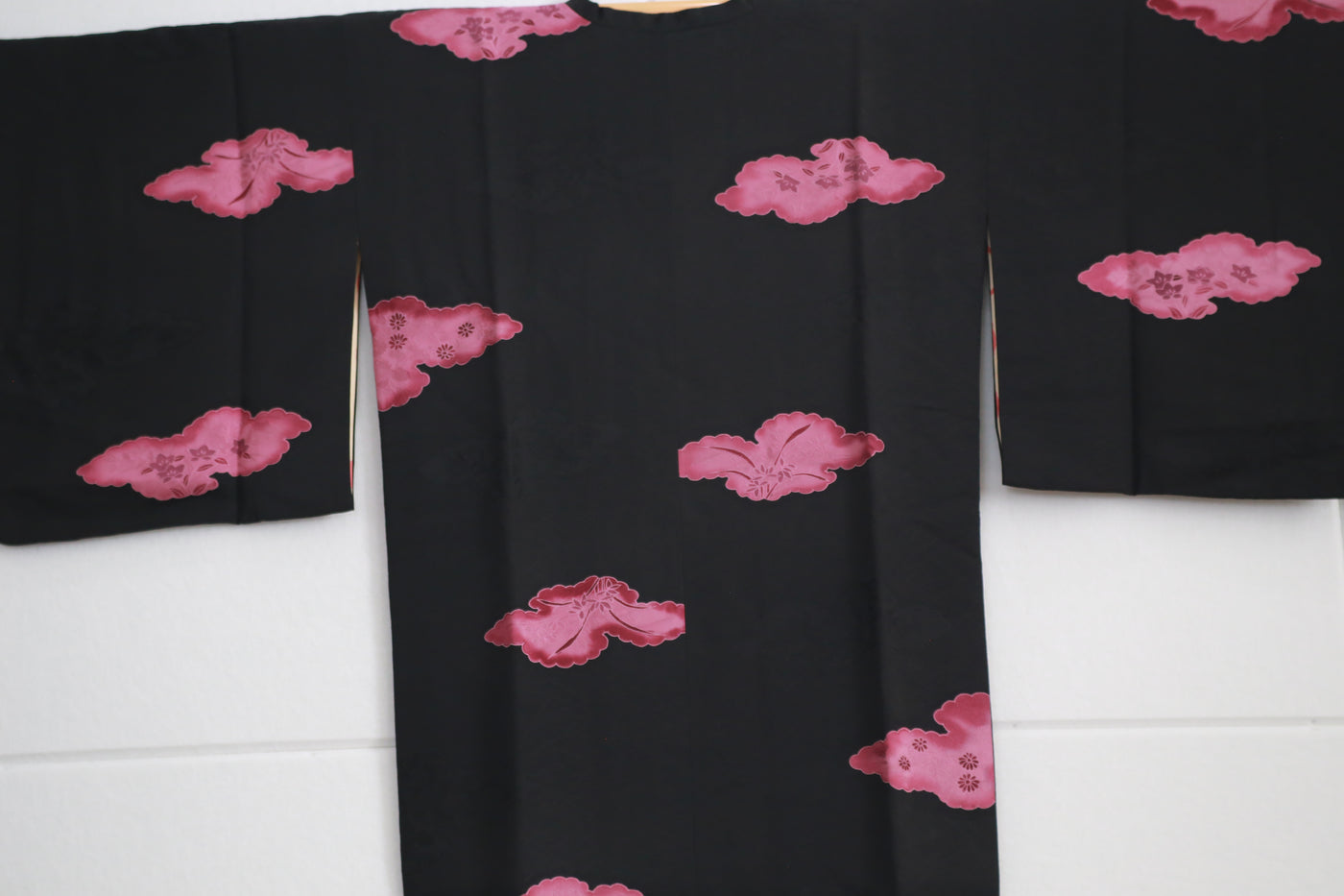○道行コート 羽織 雲 花模様 ブラック＆ピンク NA-8 – Nao Style