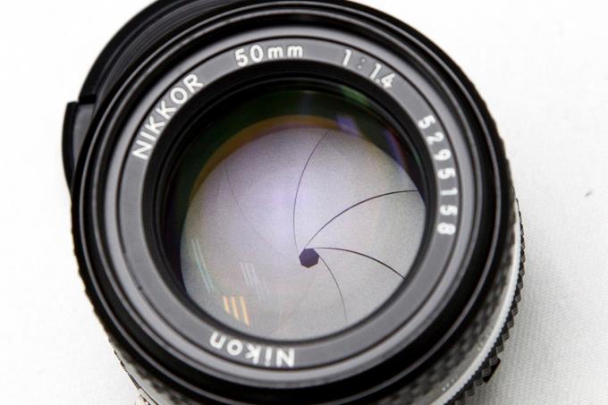 Ai-s Nikkor 50mm F1.4 レンズフード(HS-9)付き 【K320】 | ニコン