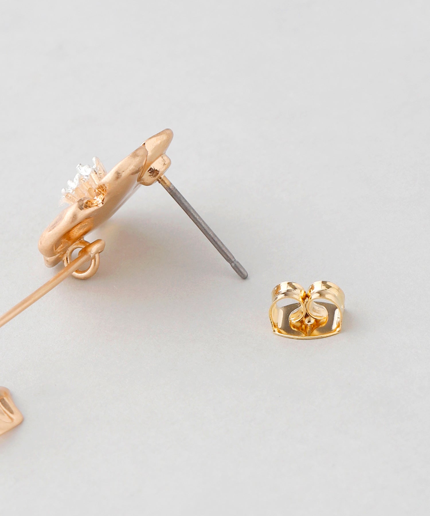 ANEMONE】フラワーモチーフピアス｜SANPO ONLINE(サンポーオンライン)