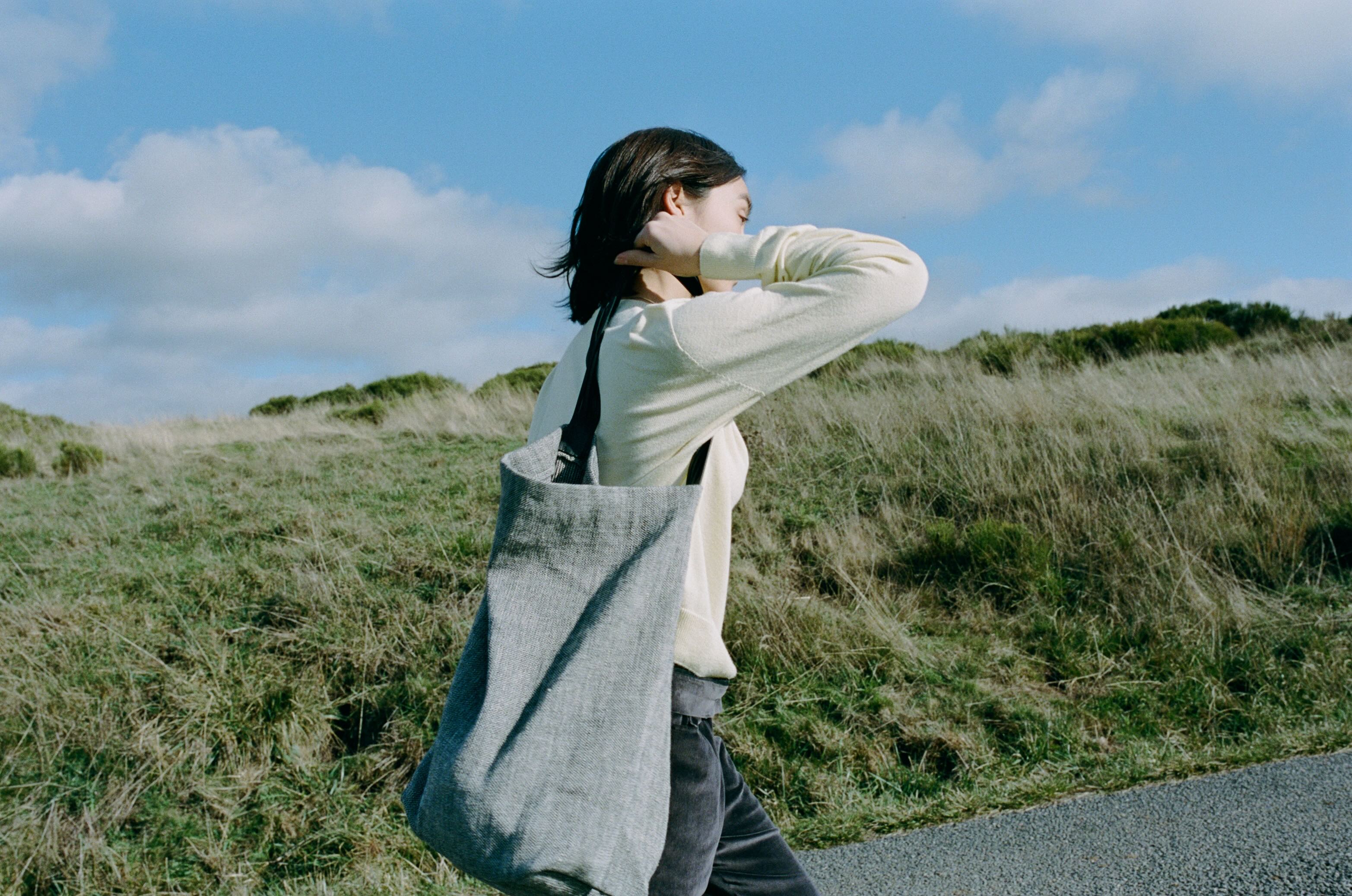 ISAAC REINA X seya. CHASEN BAG /LINEN MULTI HANDLE HOBO / LARGE