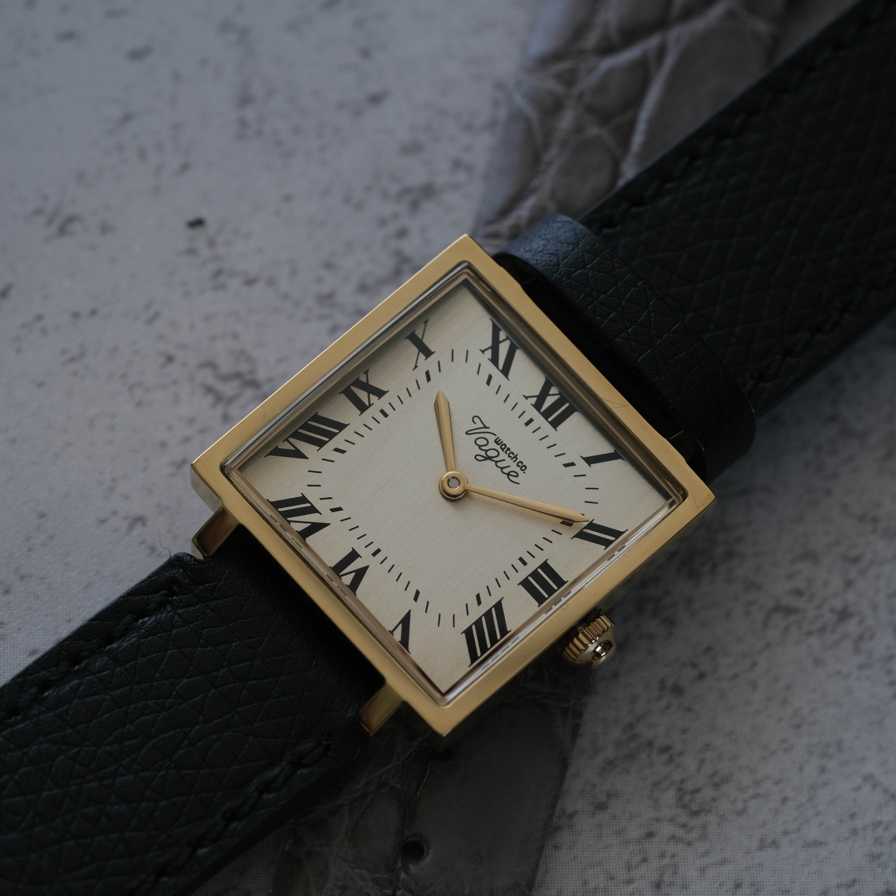 VAGUE WATCH：CARRE Pièce - BLACK