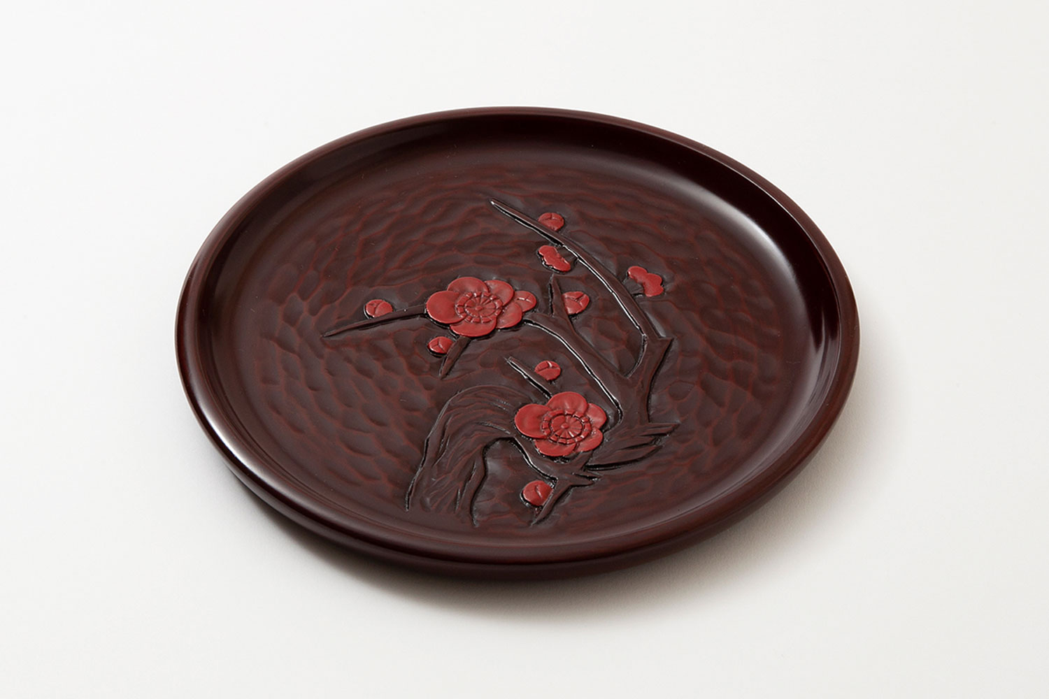 鎌倉彫の丸盆7寸 一色朱 枝梅 | 鎌倉彫陽雅堂 公式オンラインショップ
