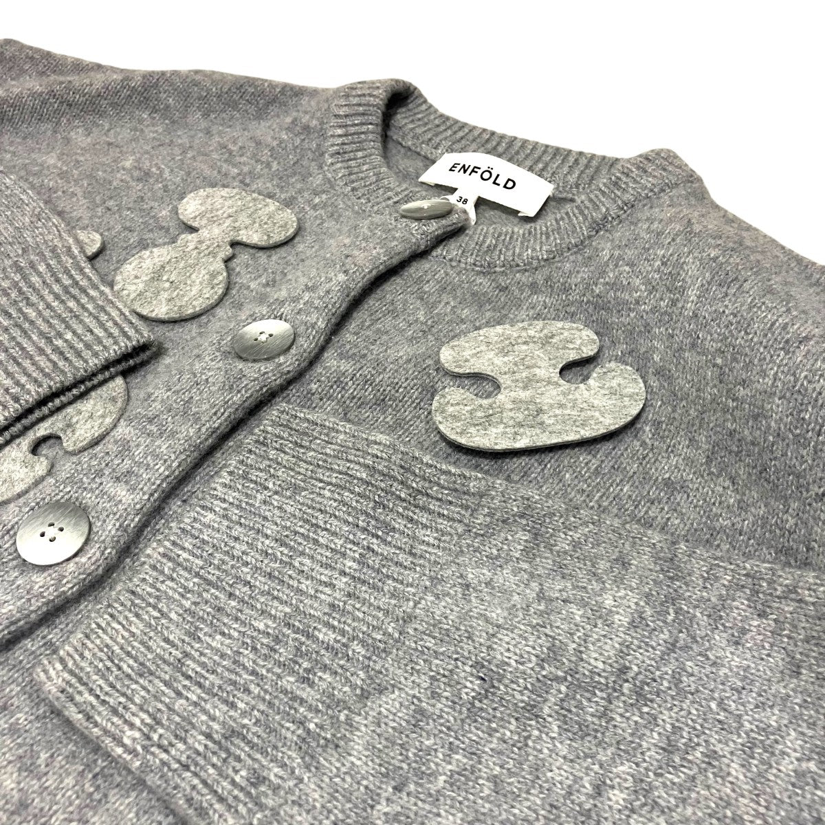 ENFOLD(エンフォルド) 25SS【CHAIR-MOTIF KINIT CARDIGAN】モチーフ