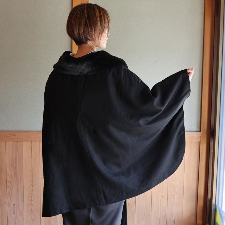 和洋兼用 JAPAN MODE 高級 ケープ コート 無地 黒 (ファー 黒