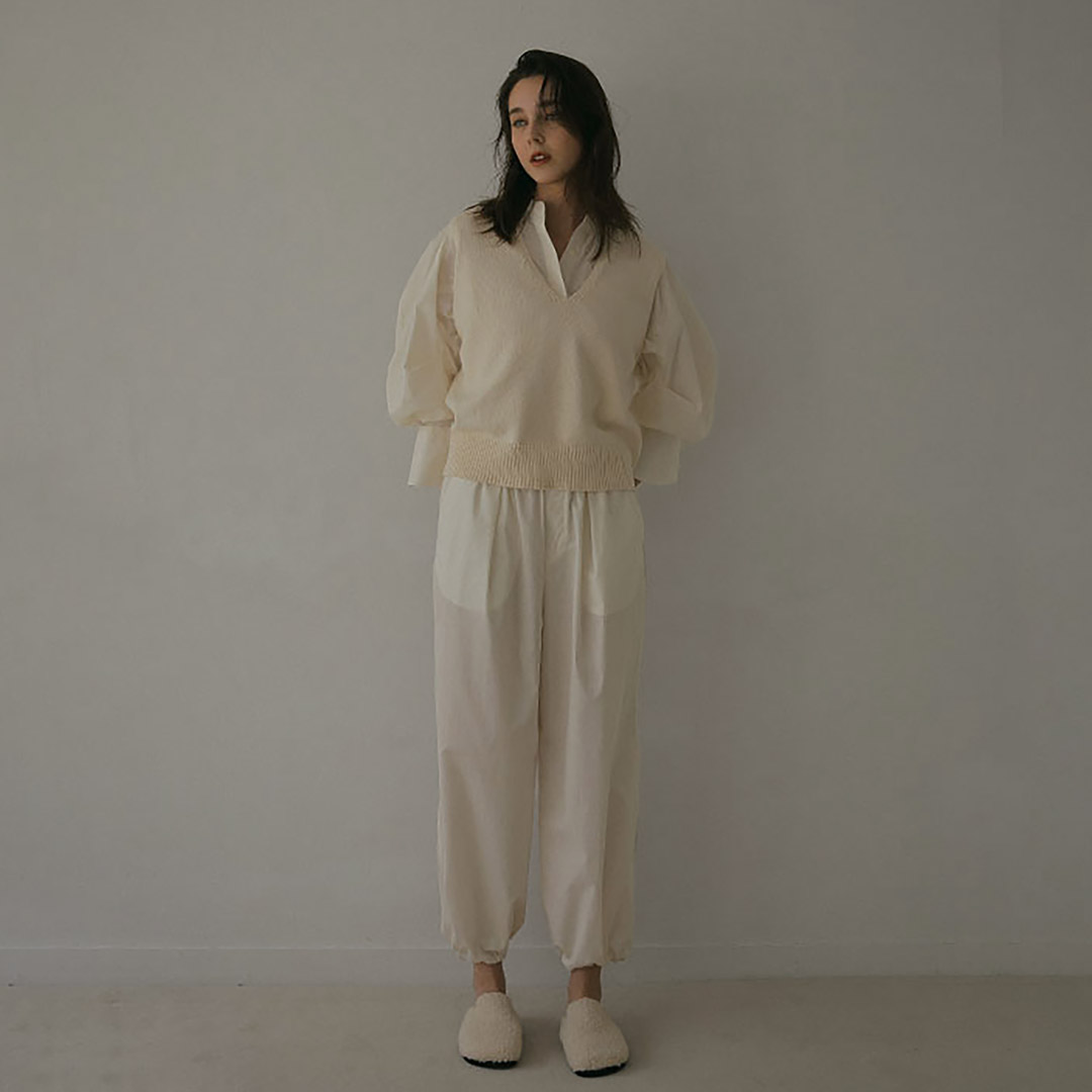 ETRE TOKYO（エトレトウキョウ） カーブスリーブバンドカラーシャツ