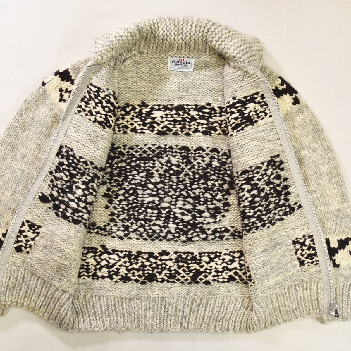 KANATA（カナタ） カナダ製 サンダーバード柄 フルジップアップ