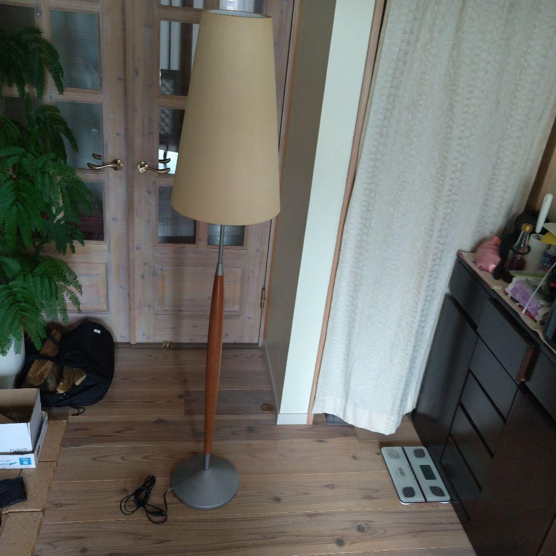 ヤマギワ フロアスタンド 木製（オーク？）と金属 MOARE】日本製・飛騨木のサステナブルな木製照明「テイクファイブ