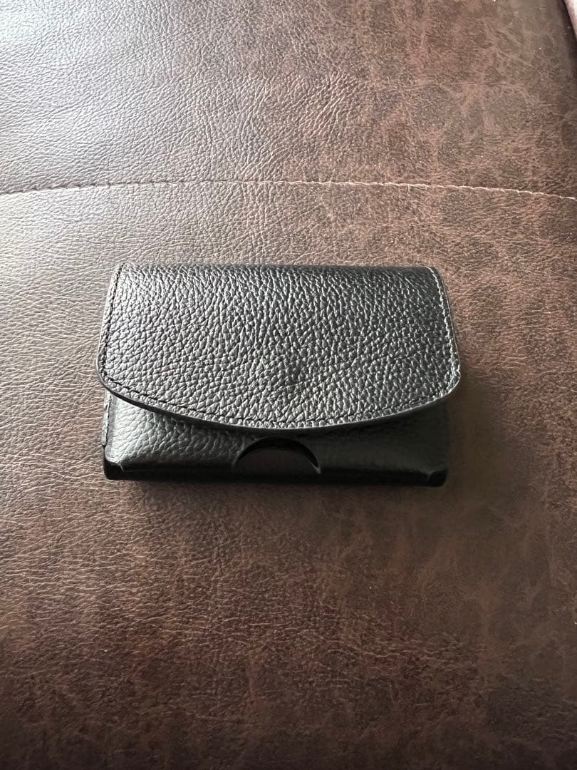 Maison Sbond 黒 レザー 三つ折り財布 使い方をスマートに「縦に開く」財布。 - CAMPFIRE (キャンプファイヤー)