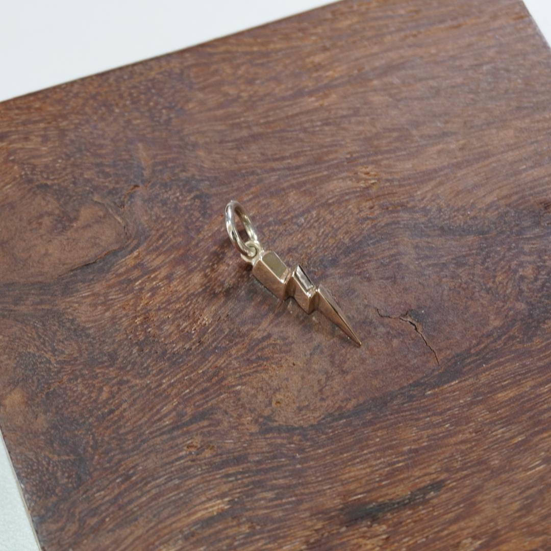 ◇RAOING◇ネックレス トップのみ 閃光 K10 flash - メルカリ