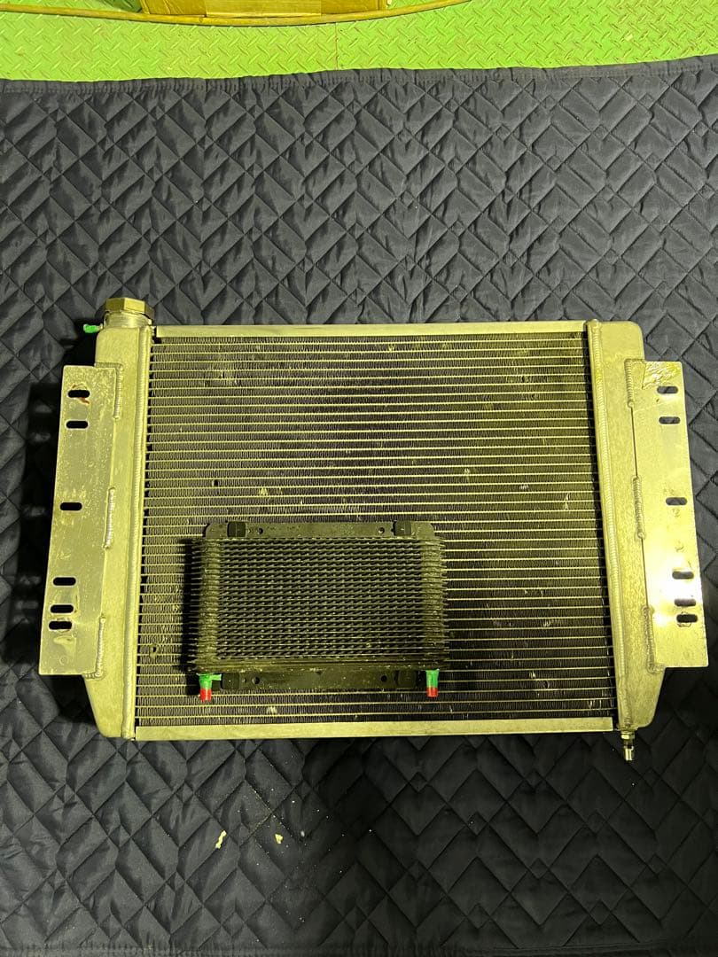 インパラ　アルミラジエター　電動ファンATクーラー付き　ローライダー ハイドロ impalaサクッとアルミラジエターに交換。ついでに薄型の電動ファン