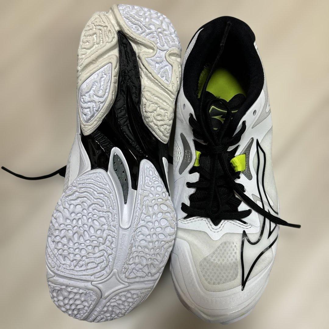 Mizuno バレーシューズ ウェーブライトニング Z8 24cm 中敷き新品